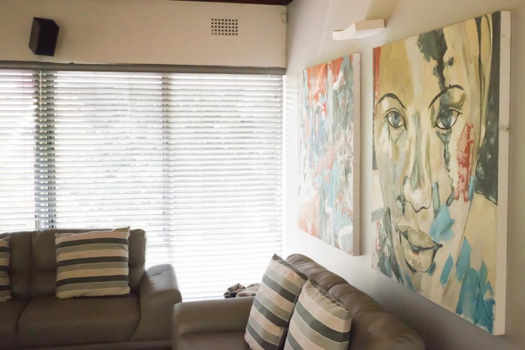 Luxury Upmarket Guesthouse 20 On 4Th Rustenburg Exteriér fotografie