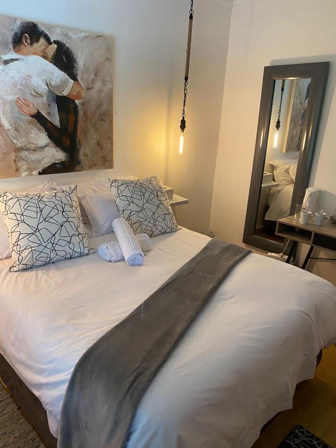 Luxury Upmarket Guesthouse 20 On 4Th Rustenburg Exteriér fotografie