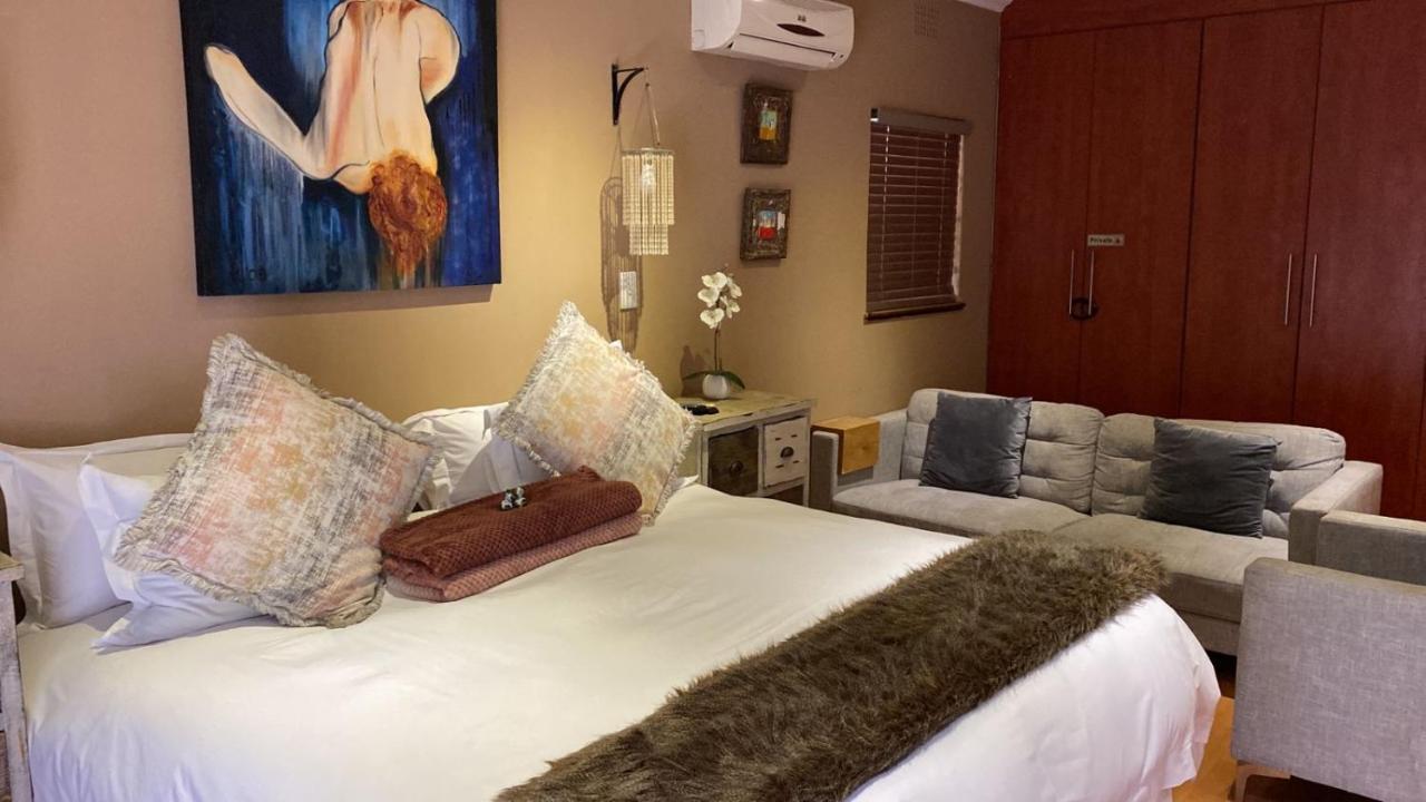 Luxury Upmarket Guesthouse 20 On 4Th Rustenburg Exteriér fotografie