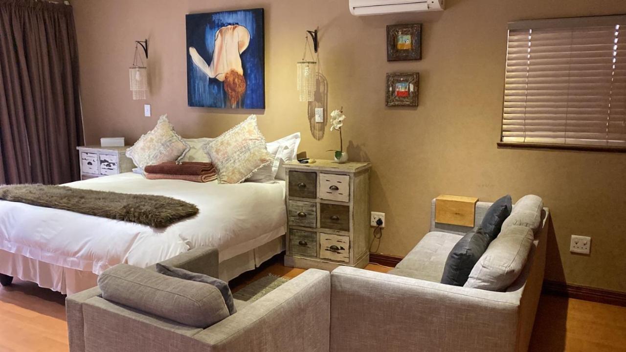 Luxury Upmarket Guesthouse 20 On 4Th Rustenburg Exteriér fotografie