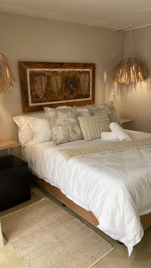 Luxury Upmarket Guesthouse 20 On 4Th Rustenburg Exteriér fotografie