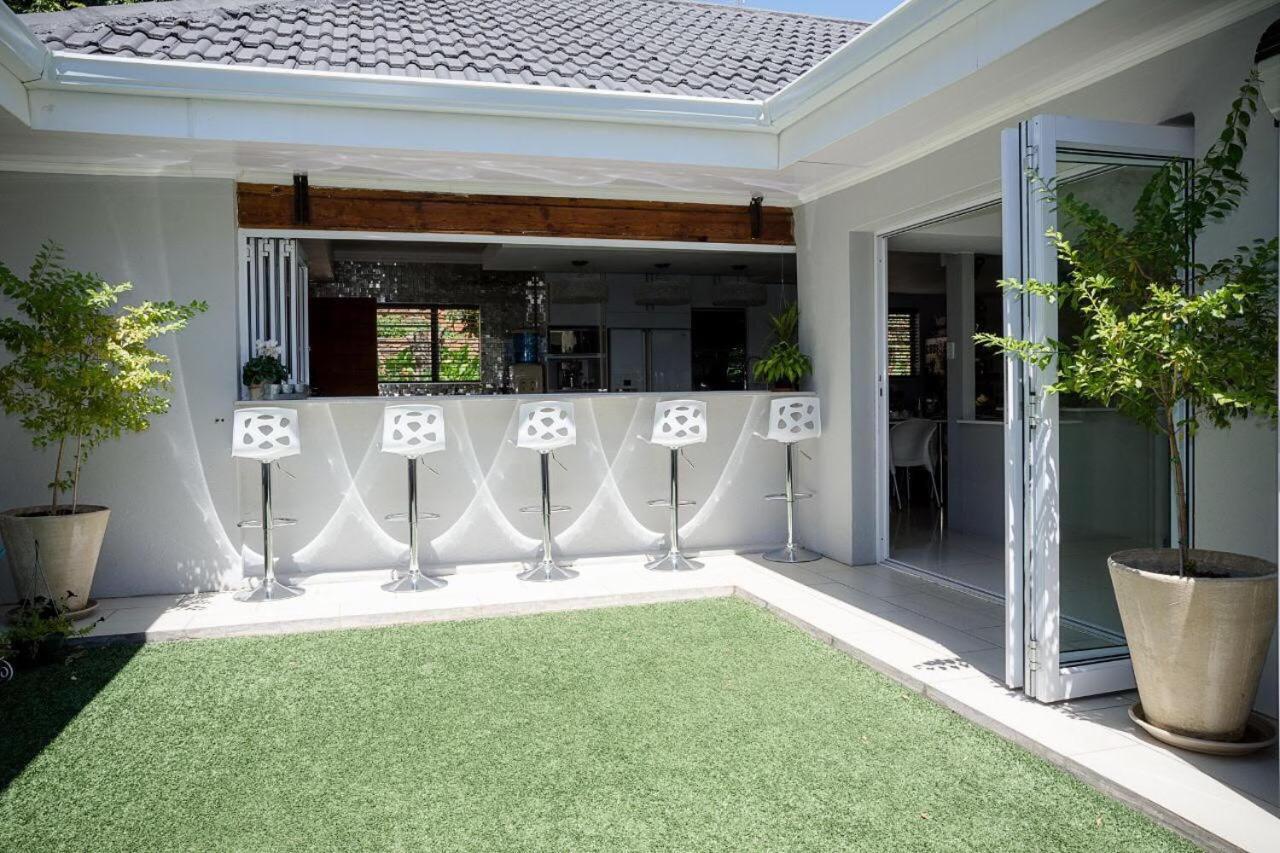 Luxury Upmarket Guesthouse 20 On 4Th Rustenburg Exteriér fotografie