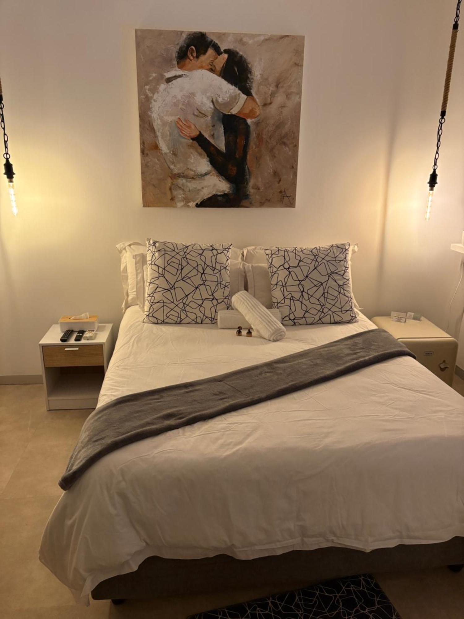 Luxury Upmarket Guesthouse 20 On 4Th Rustenburg Exteriér fotografie