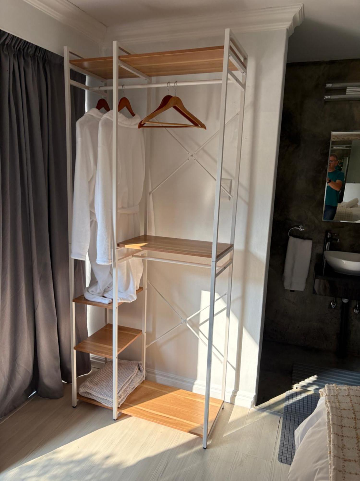 Luxury Upmarket Guesthouse 20 On 4Th Rustenburg Exteriér fotografie